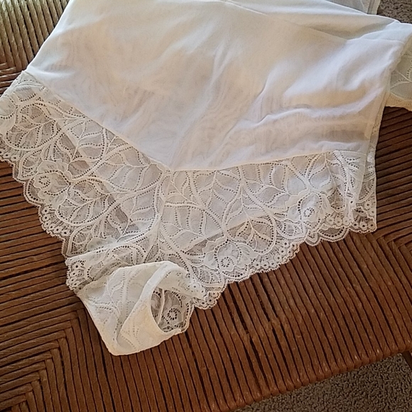 Lace ivory lingerie - Picture 5 of 5